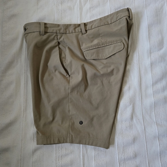 Lululemon ABC Short 9" in Tan color Classic Fit Warpstreme Fabric size 34 - Picture 12 of 16